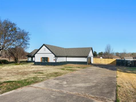 137 S Meadowbrook Drive Pottsboro TX 75076