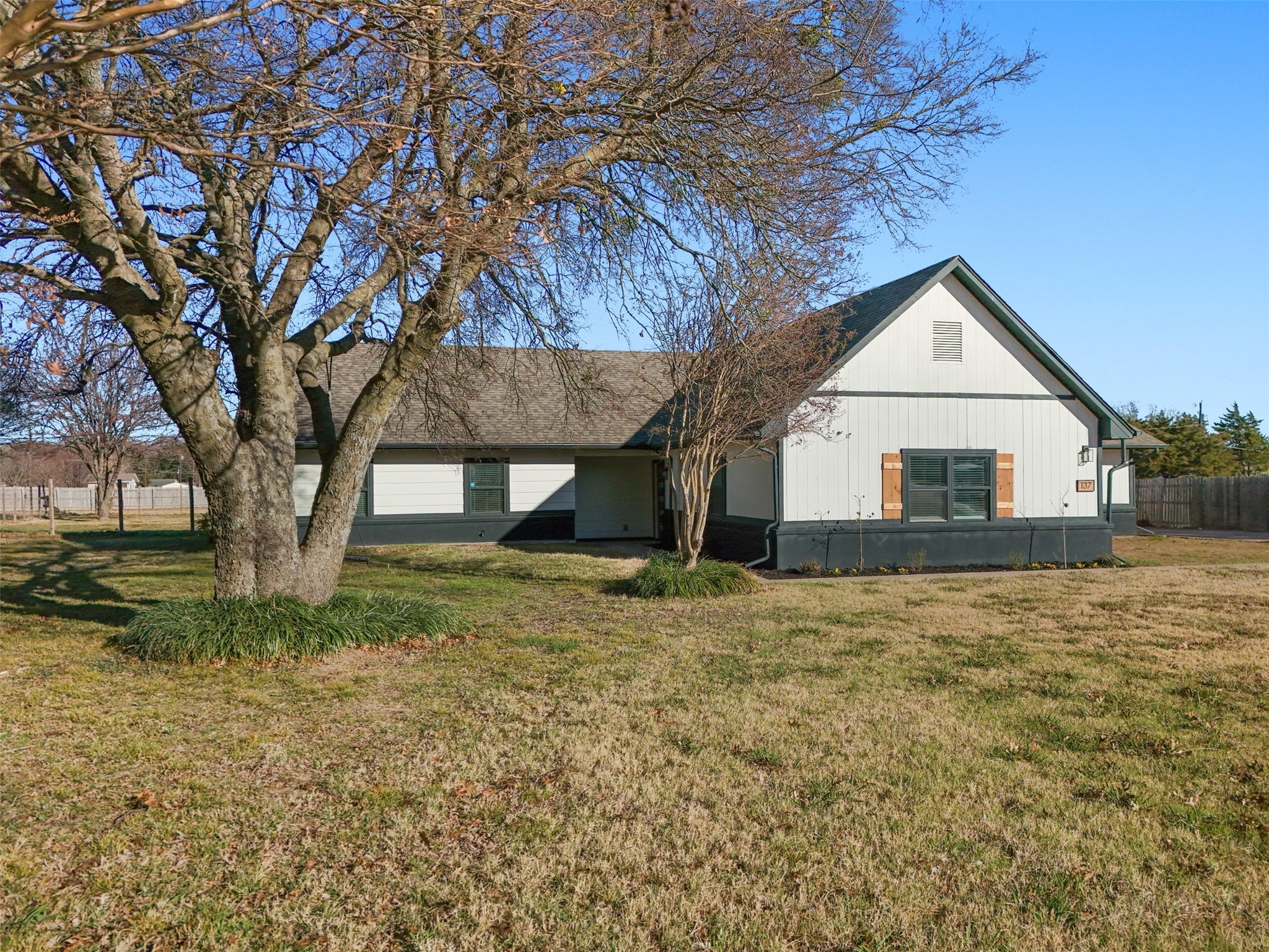 137 S Meadowbrook Drive Pottsboro TX 75076