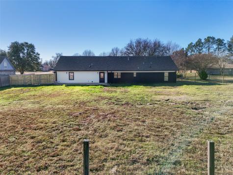 137 S Meadowbrook Drive Pottsboro TX 75076