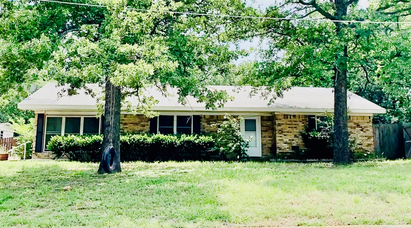 1004 E Wilbarger Street Bowie TX 76230