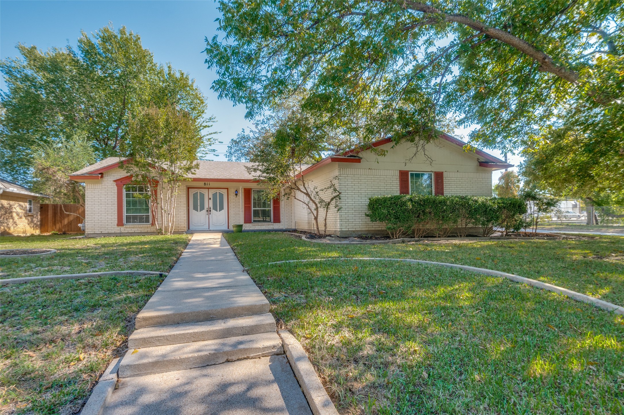 811 Buffalo Drive Arlington TX 76013