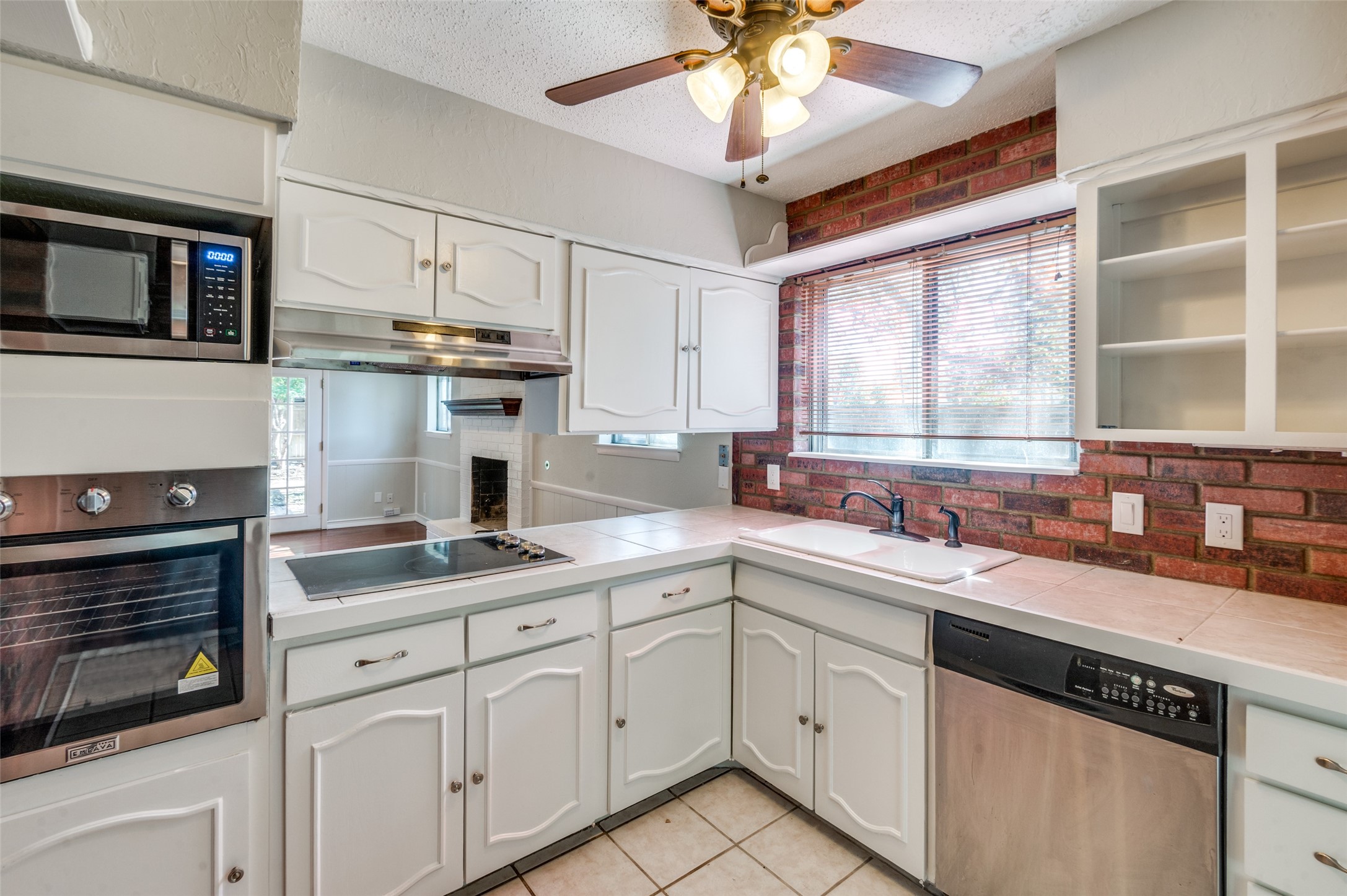 811 Buffalo Drive Arlington TX 76013