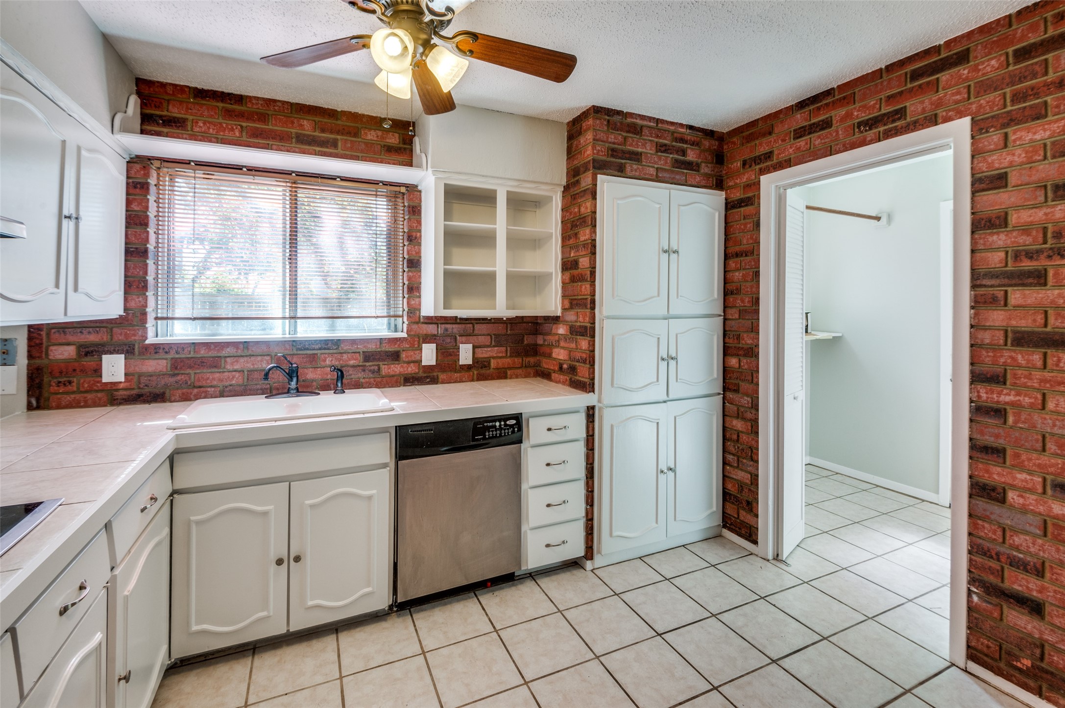 811 Buffalo Drive Arlington TX 76013