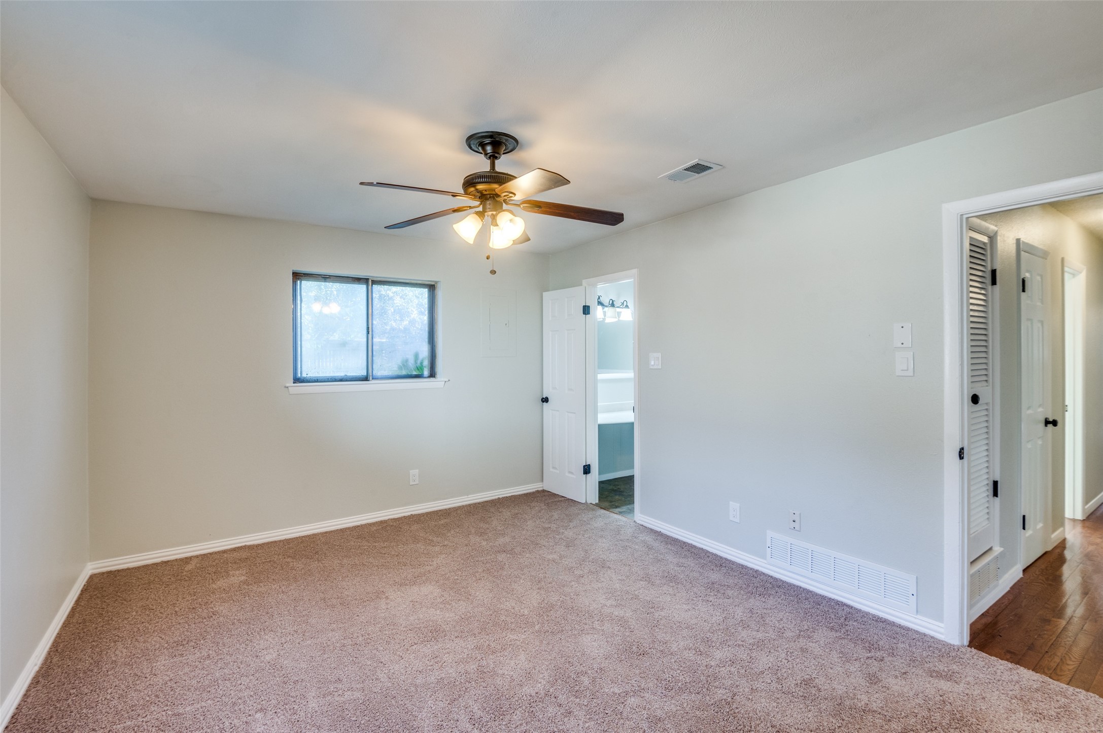 811 Buffalo Drive Arlington TX 76013
