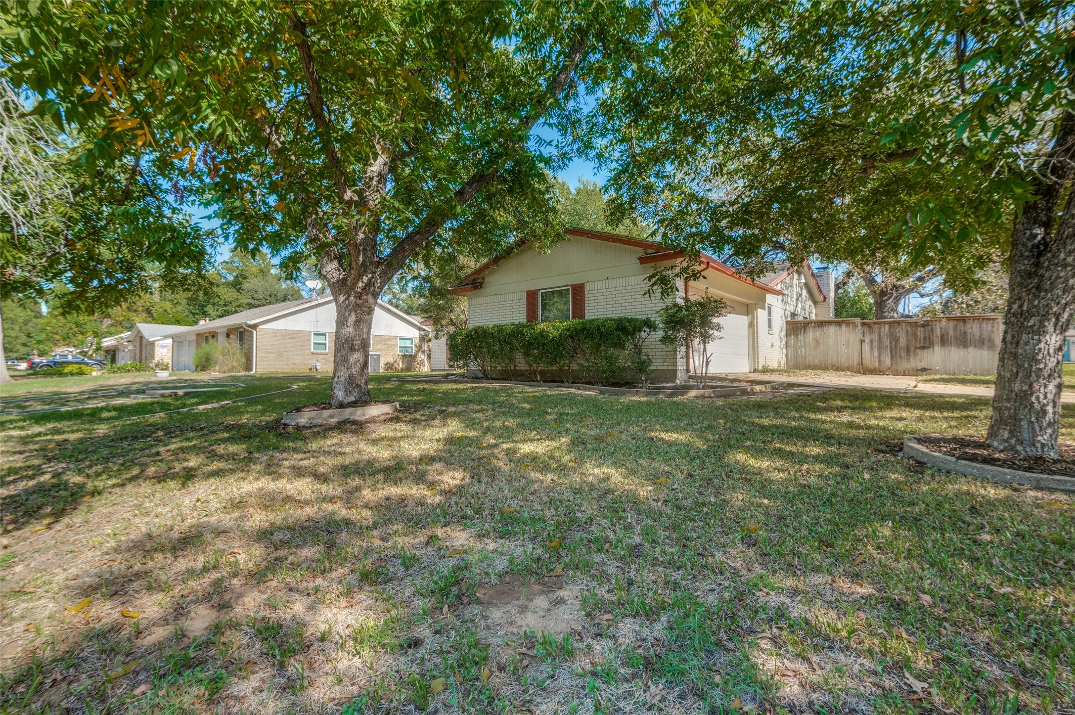 811 Buffalo Drive Arlington TX 76013