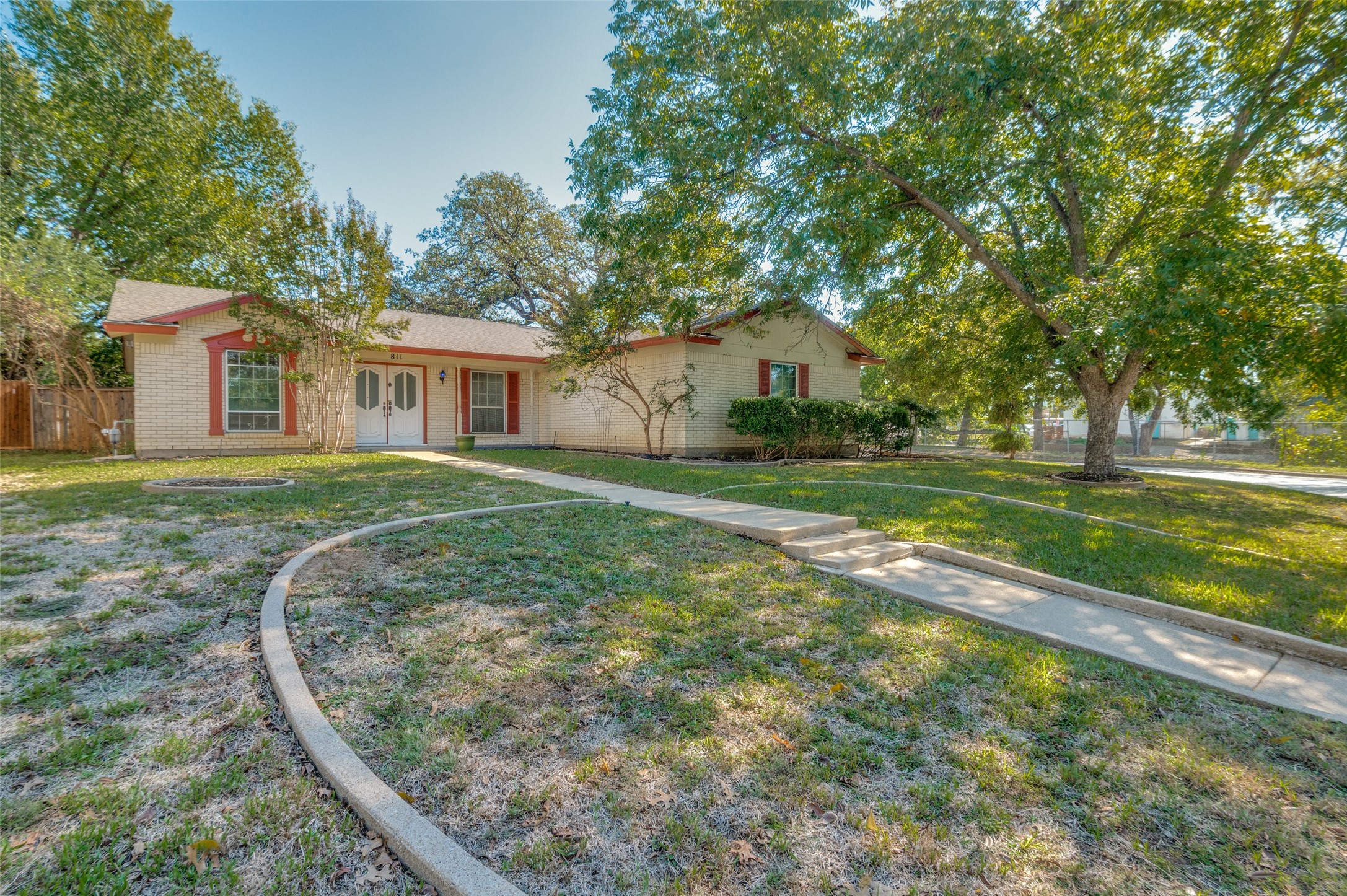 811 Buffalo Drive Arlington TX 76013
