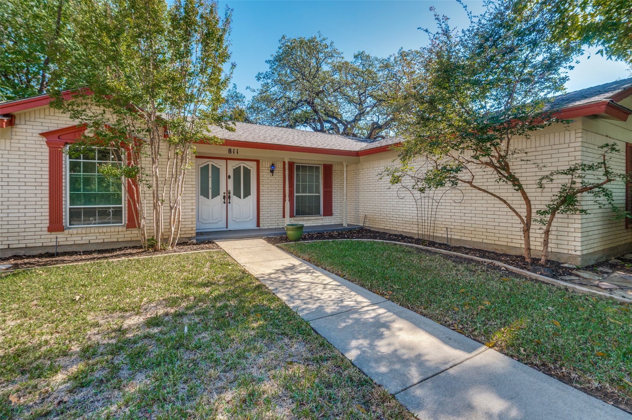 811 Buffalo Drive Arlington TX 76013