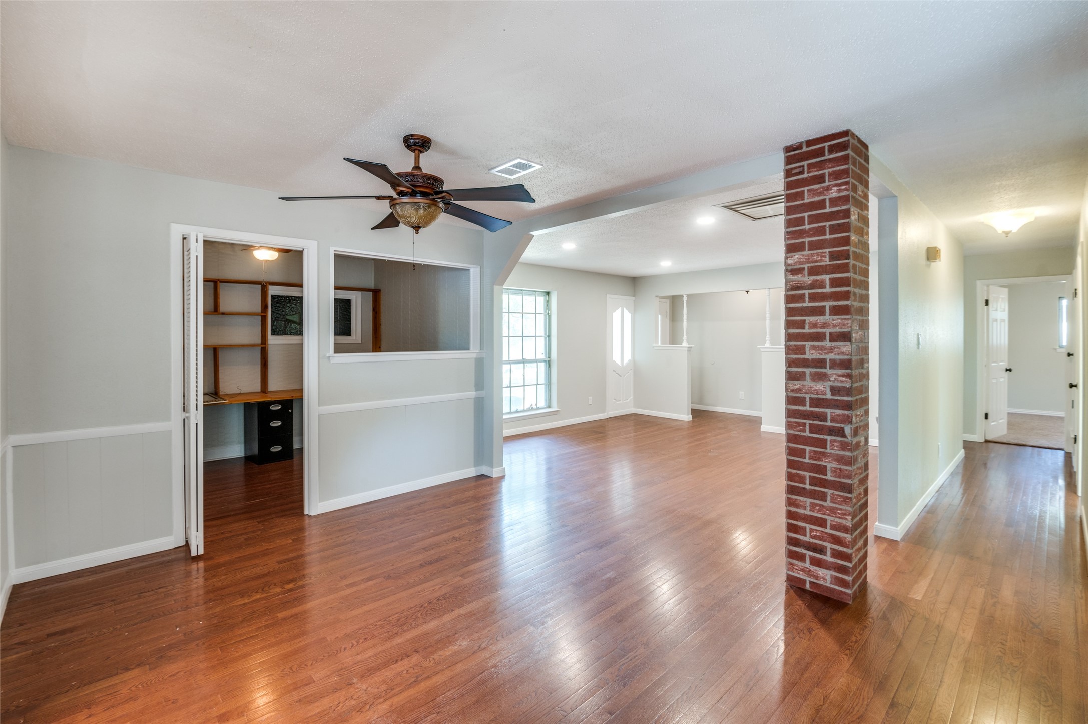 811 Buffalo Drive Arlington TX 76013