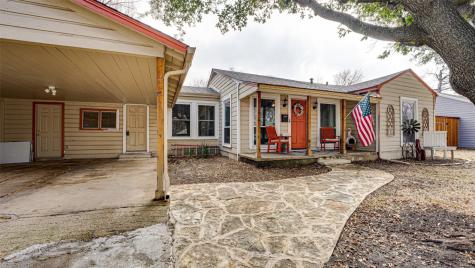 210 Kirven Avenue Waxahachie TX 75165