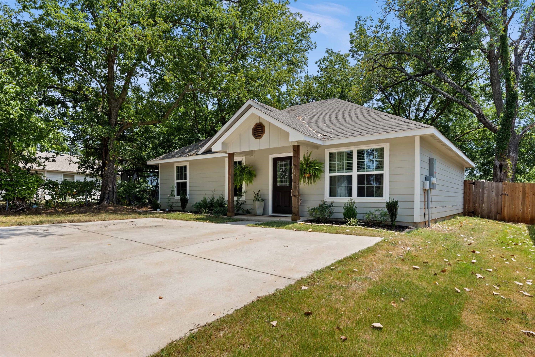 112 Buchanan Street Whitesboro TX 76273
