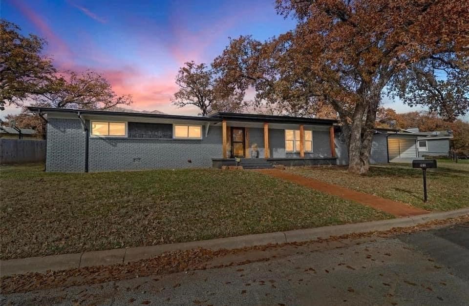 1201 NW 6th Avenue Mineral Wells TX 76067