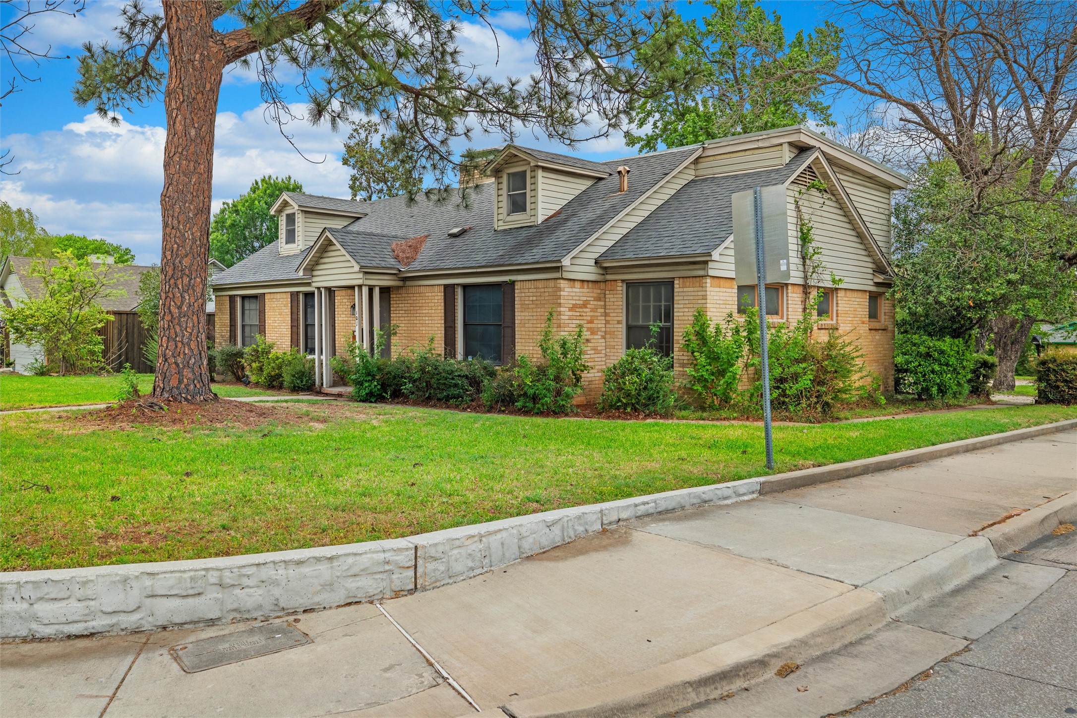 101 W Park Row Drive Arlington TX 76010