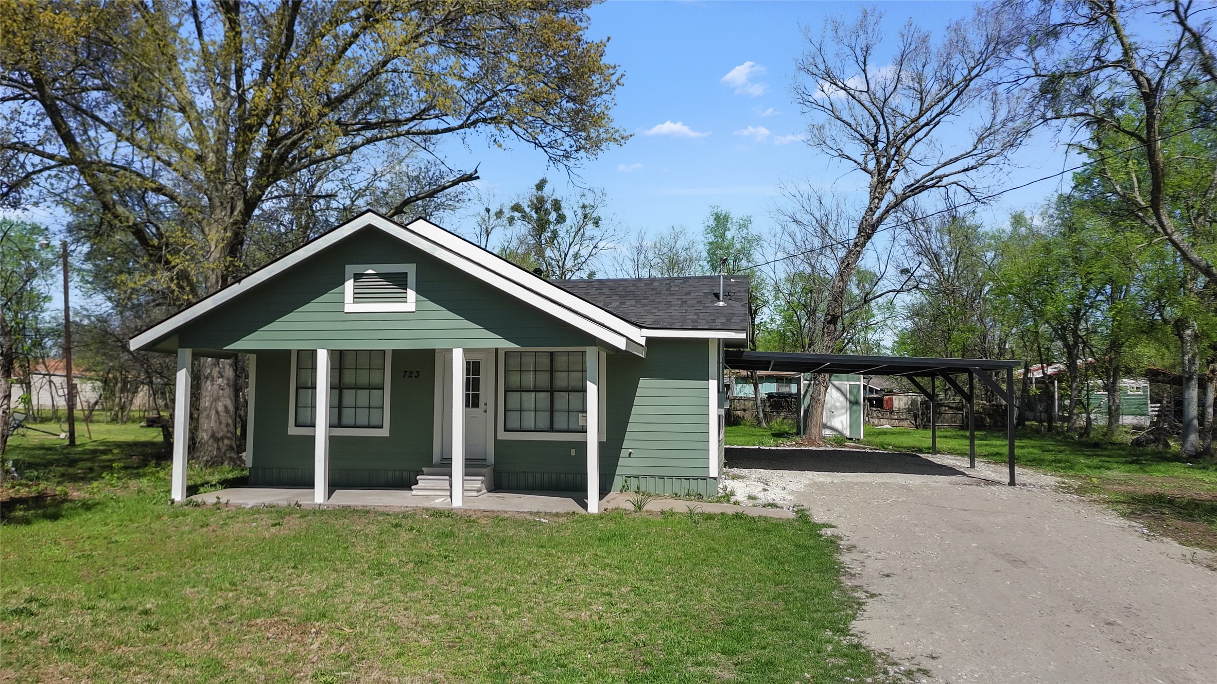 723 E Nowlin Street Mexia TX 76667
