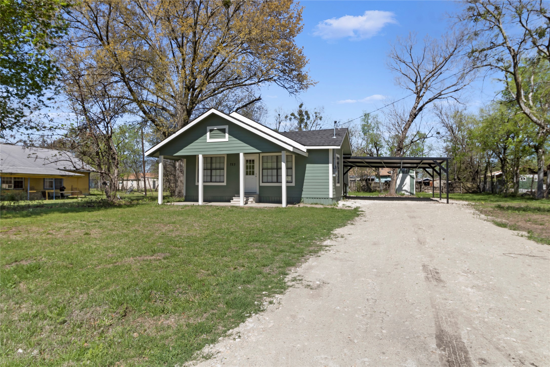723 E Nowlin Street Mexia TX 76667