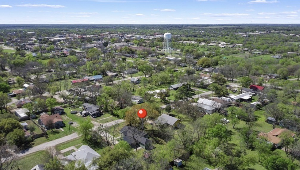 723 E Nowlin Street Mexia TX 76667