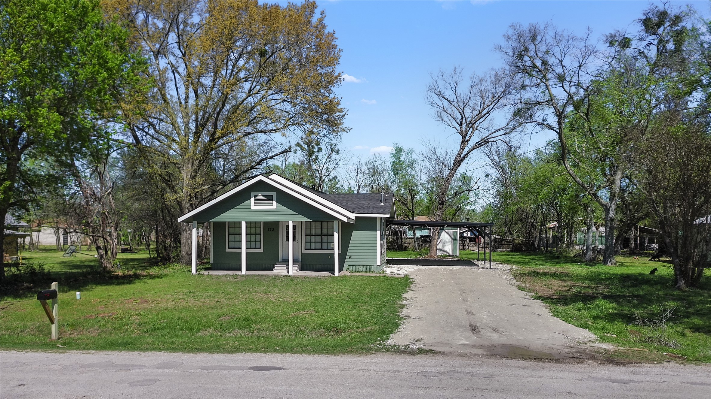 723 E Nowlin Street Mexia TX 76667