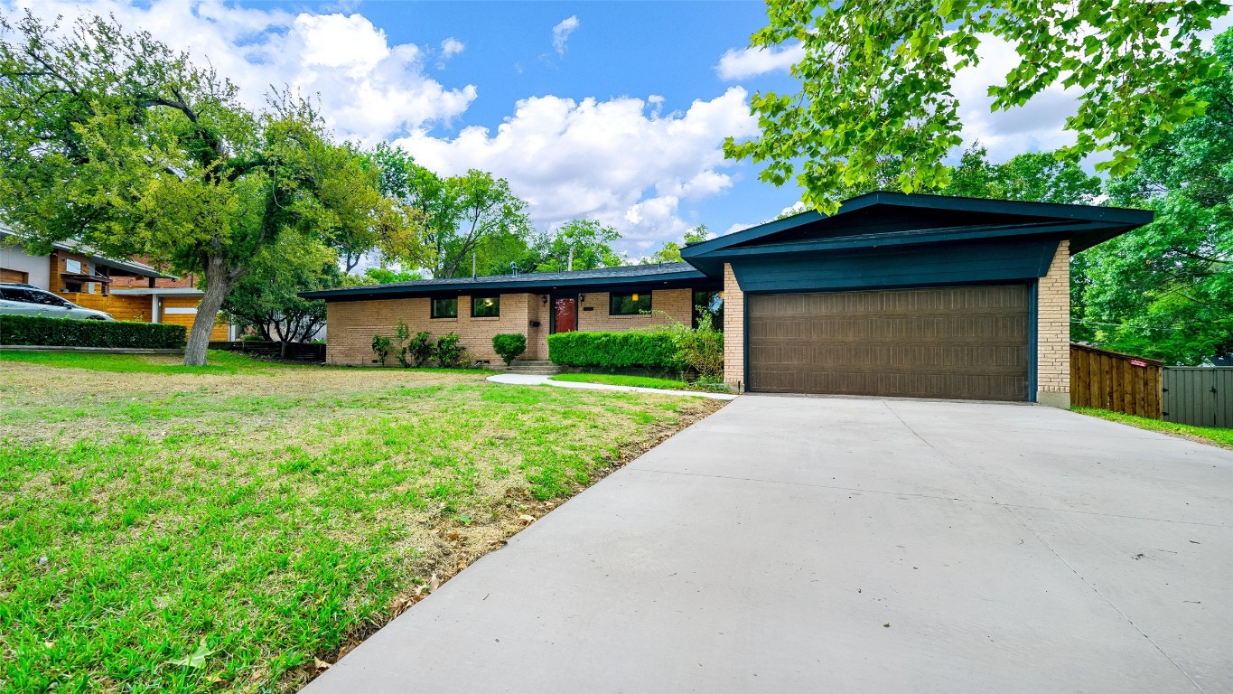 10050 Woodridge Drive Dallas TX 75218