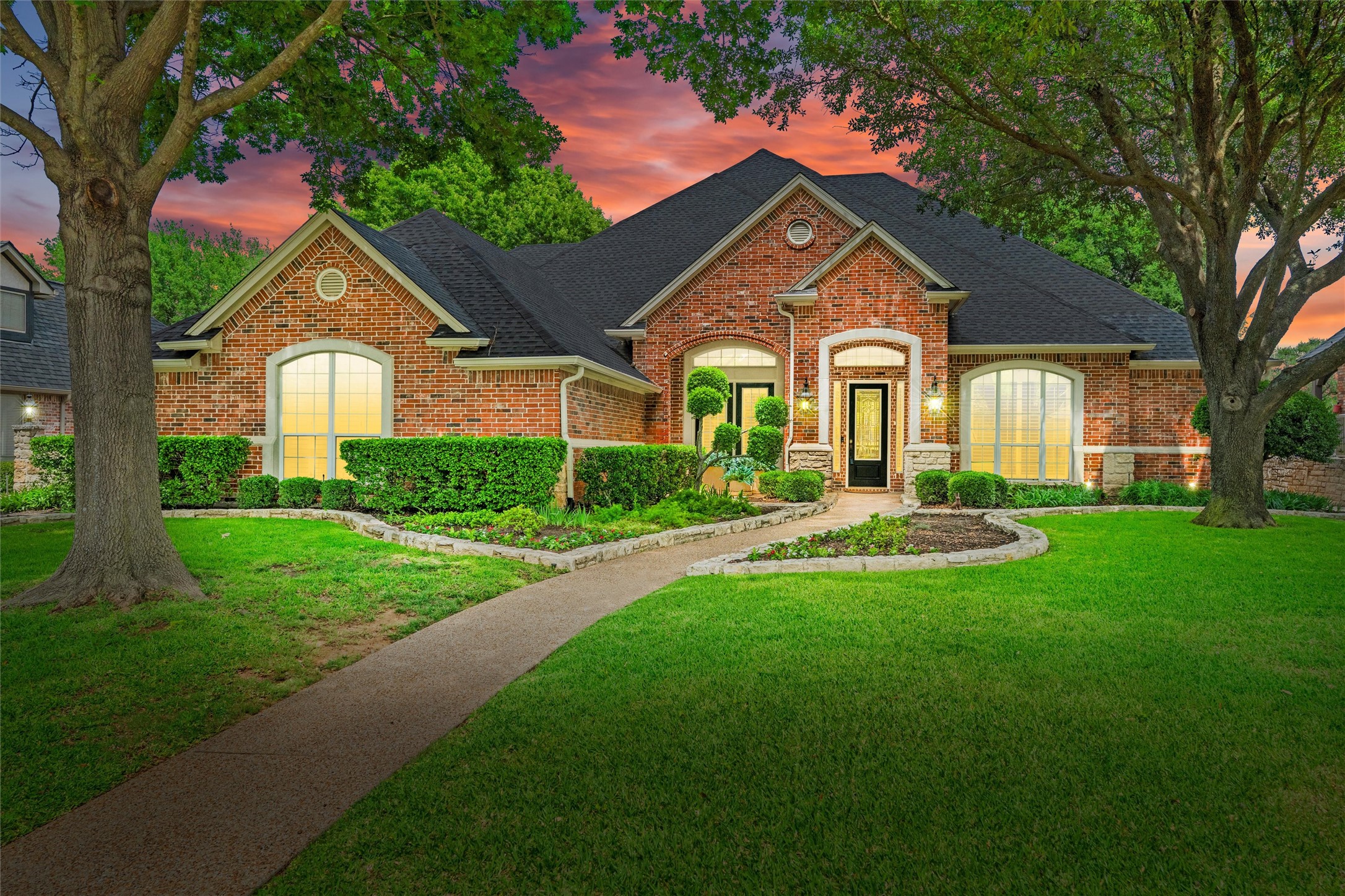 912 Walnut Falls Circle Mansfield TX 76063