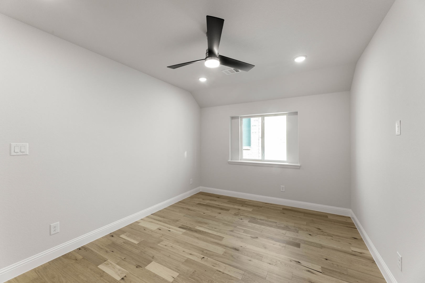 14422 Mietner Pilot Point TX 75009