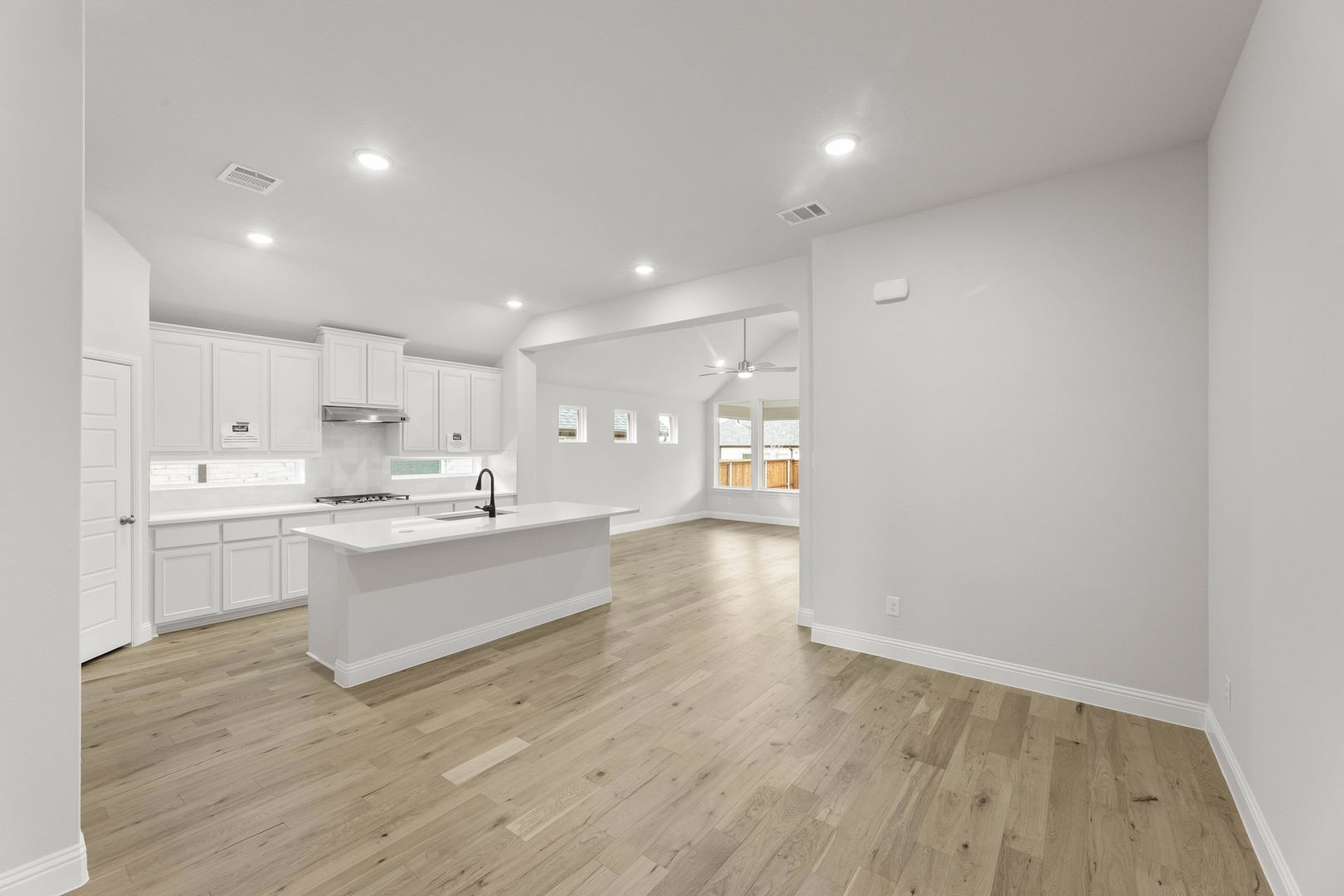 14422 Mietner Pilot Point TX 75009