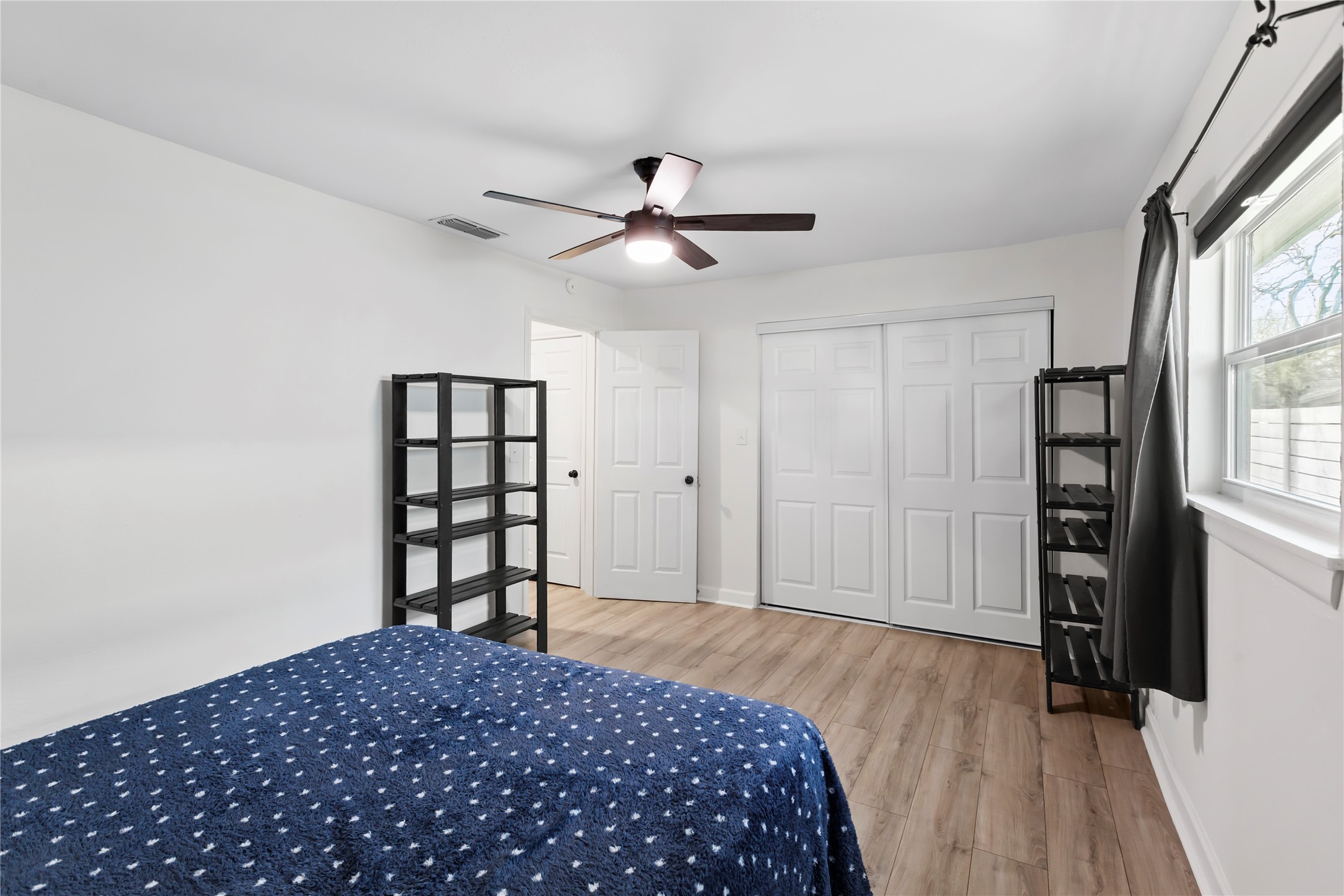 1306 E Lovers Lane Arlington TX 76010