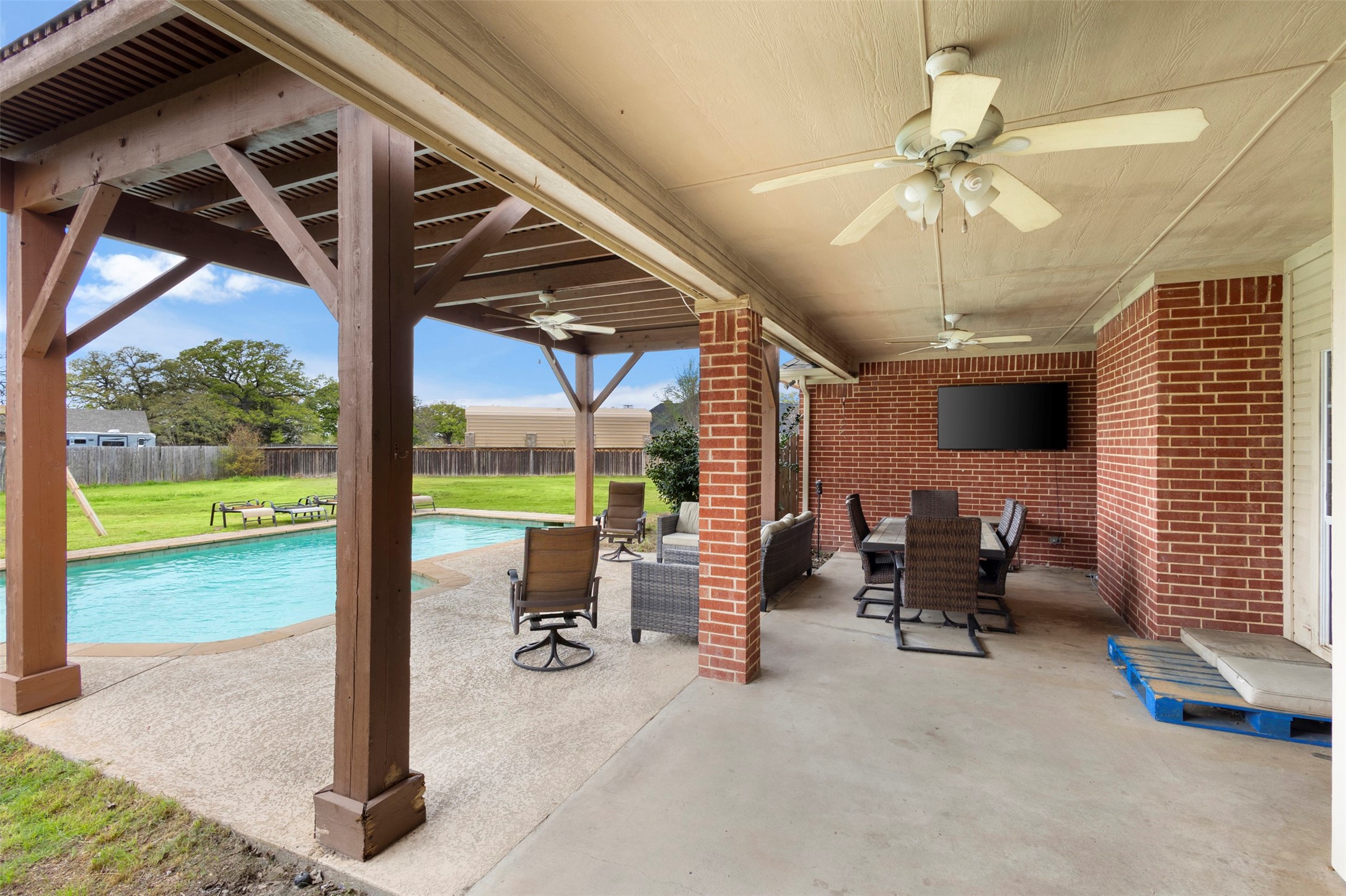 2000 Pin Oak Drive Kaufman TX 75142