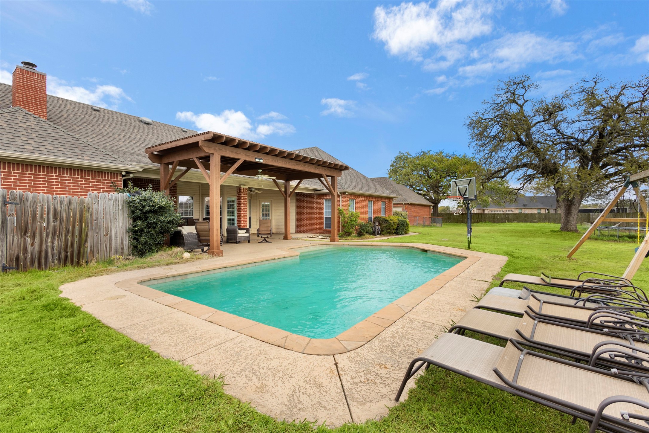 2000 Pin Oak Drive Kaufman TX 75142