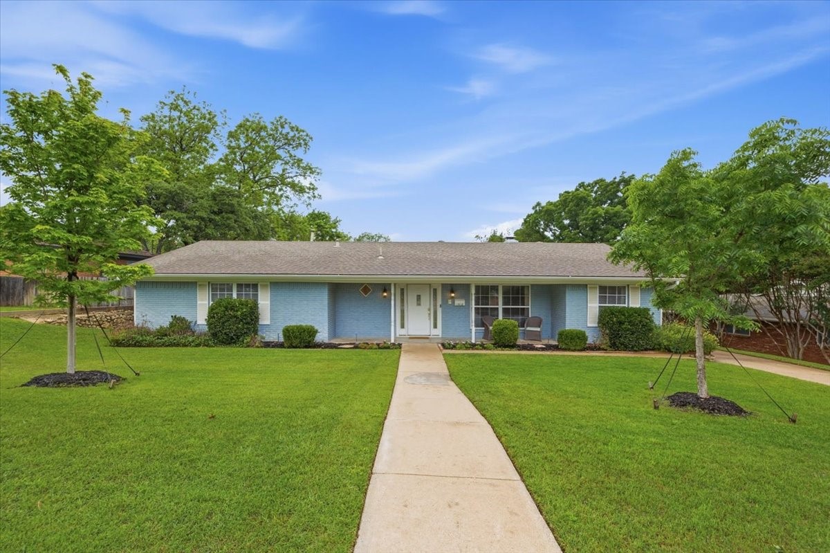 1812 Saxony Road Fort Worth TX 76116