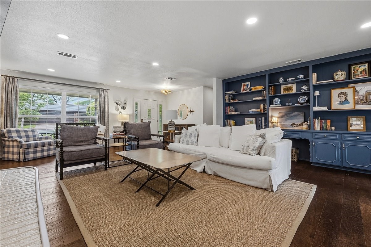 1812 Saxony Road Fort Worth TX 76116