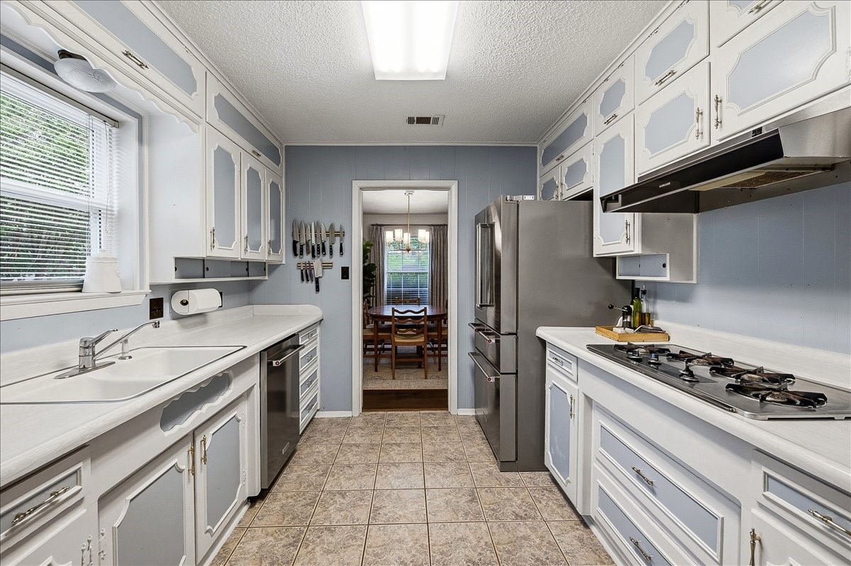 1812 Saxony Road Fort Worth TX 76116
