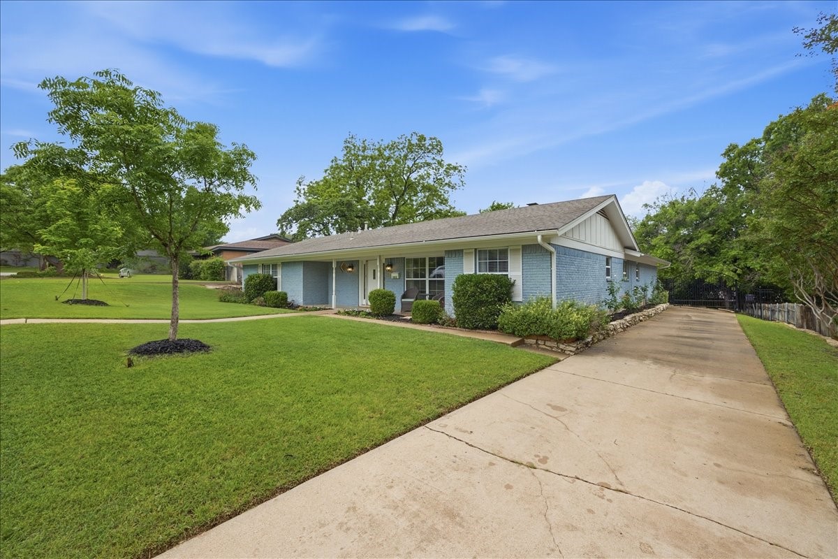 1812 Saxony Road Fort Worth TX 76116