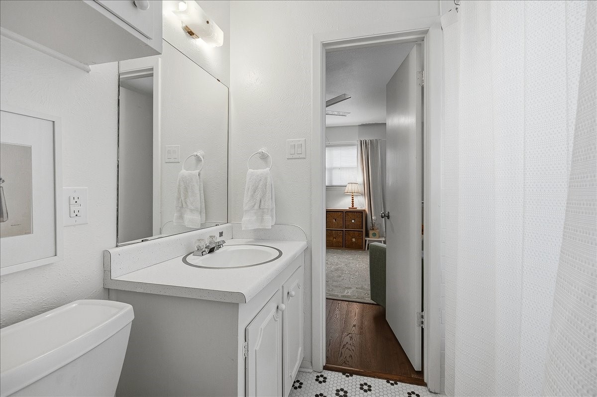 1812 Saxony Road Fort Worth TX 76116