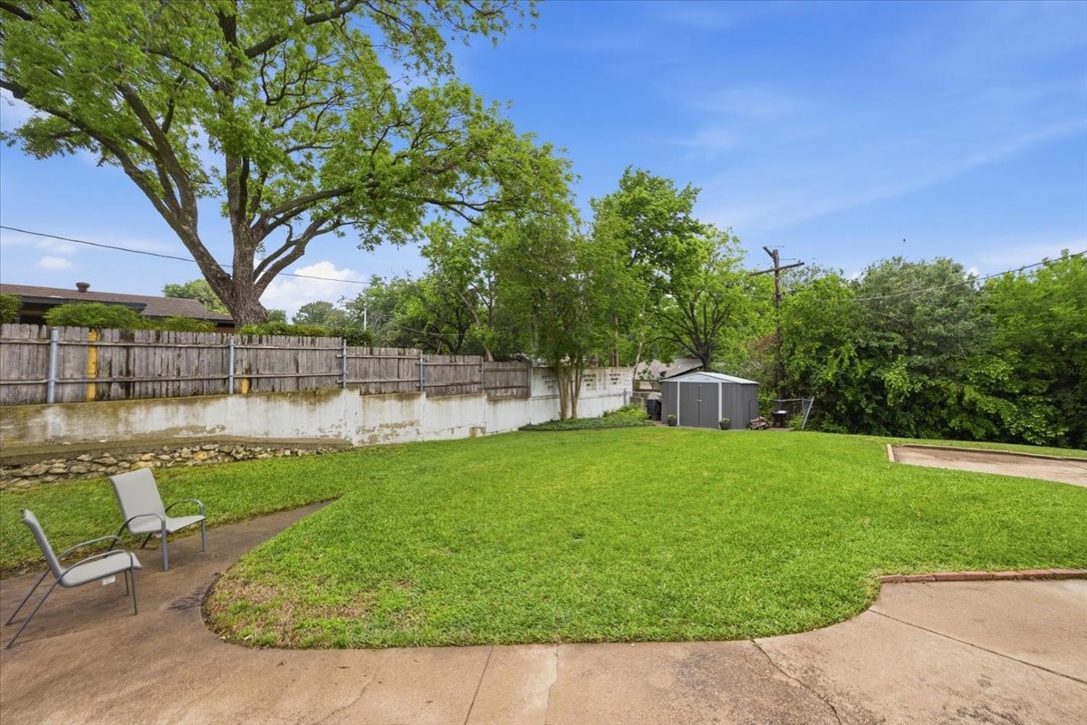 1812 Saxony Road Fort Worth TX 76116