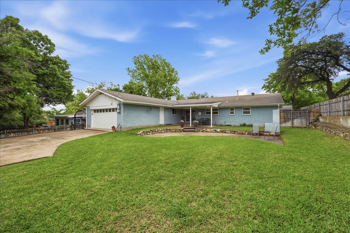 1812 Saxony Road Fort Worth TX 76116