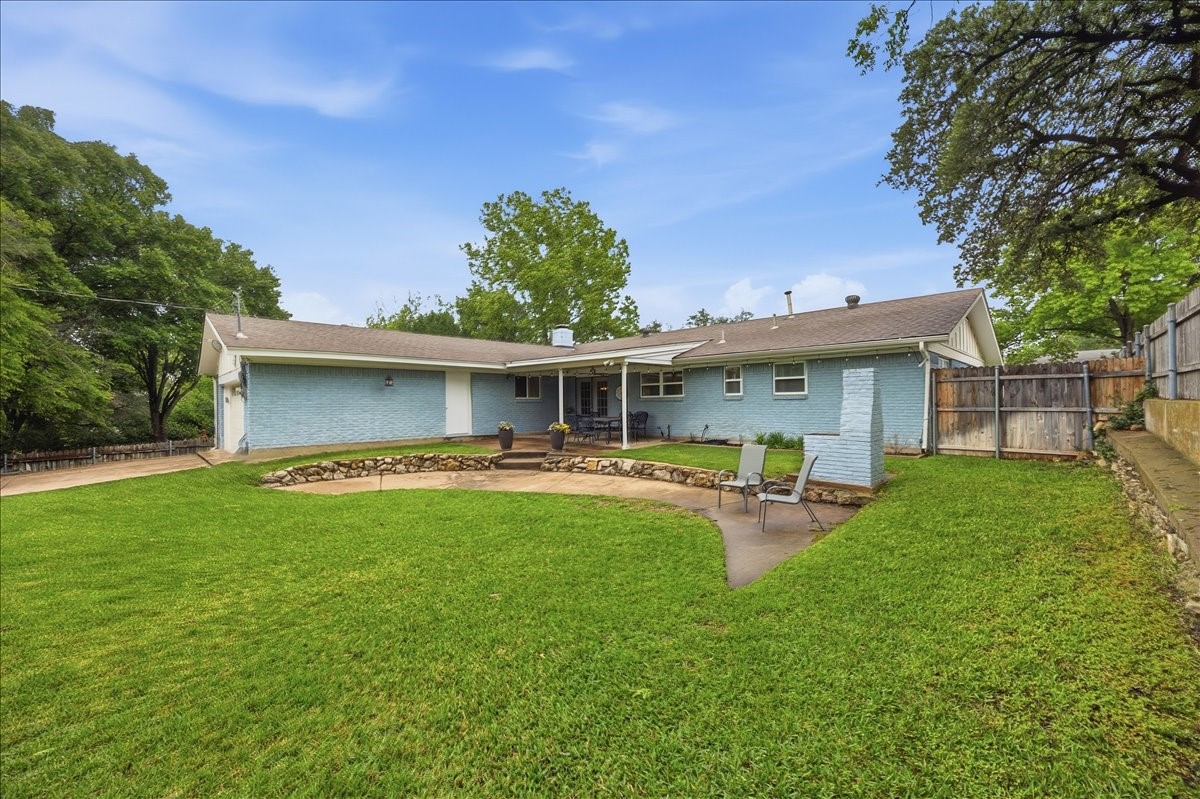 1812 Saxony Road Fort Worth TX 76116