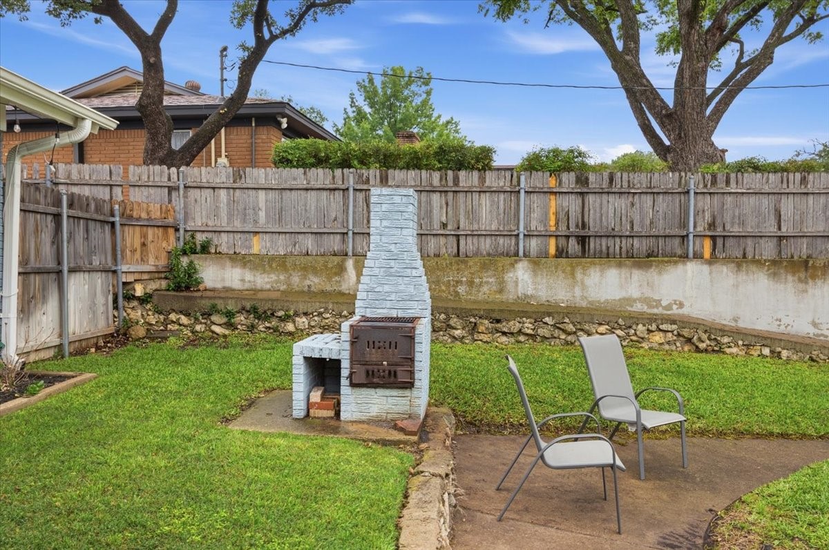 1812 Saxony Road Fort Worth TX 76116