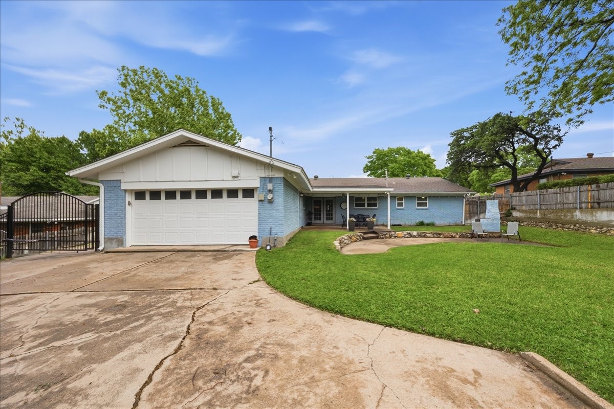 1812 Saxony Road Fort Worth TX 76116