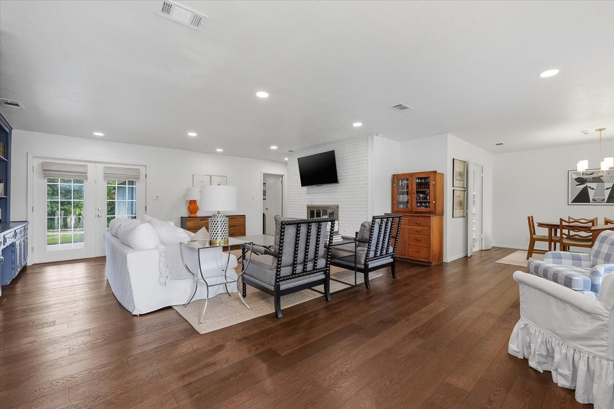 1812 Saxony Road Fort Worth TX 76116