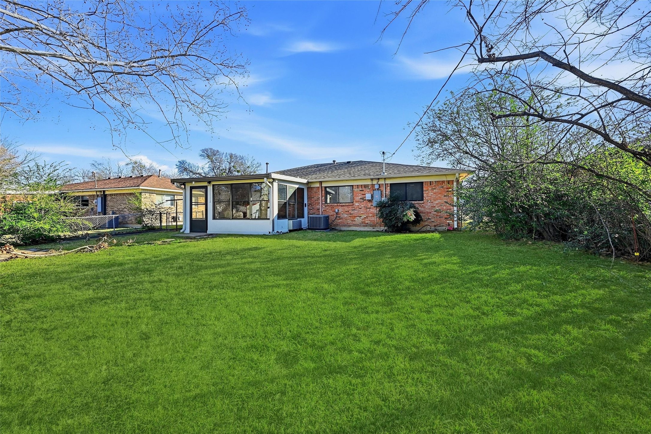 105 N Wood Avenue Denison TX 75020