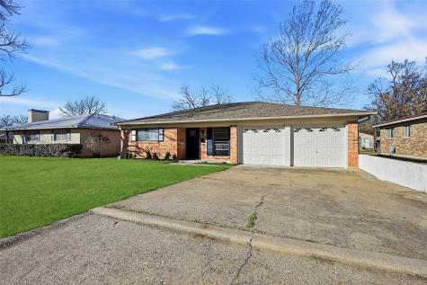 105 N Wood Avenue Denison TX 75020