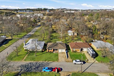 105 N Wood Avenue Denison TX 75020