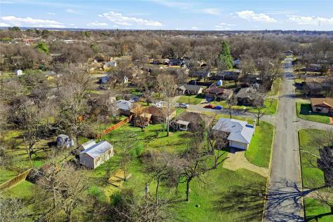 105 N Wood Avenue Denison TX 75020
