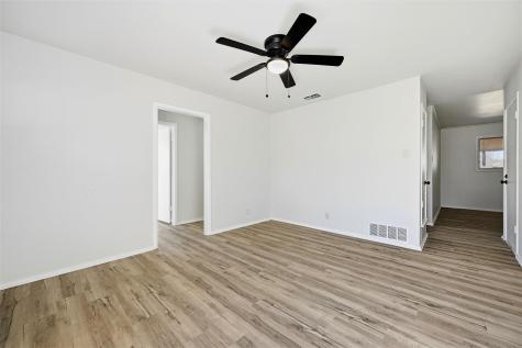 105 N Wood Avenue Denison TX 75020