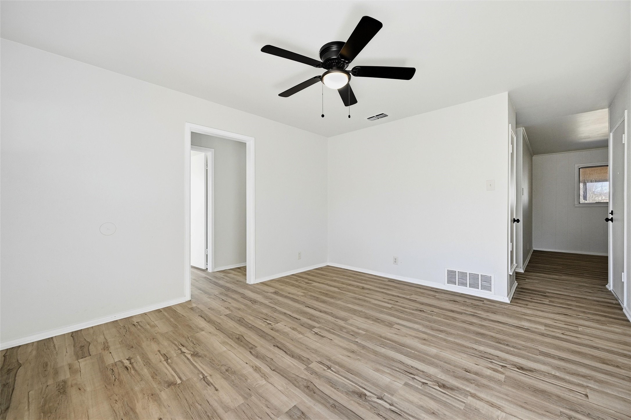 105 N Wood Avenue Denison TX 75020