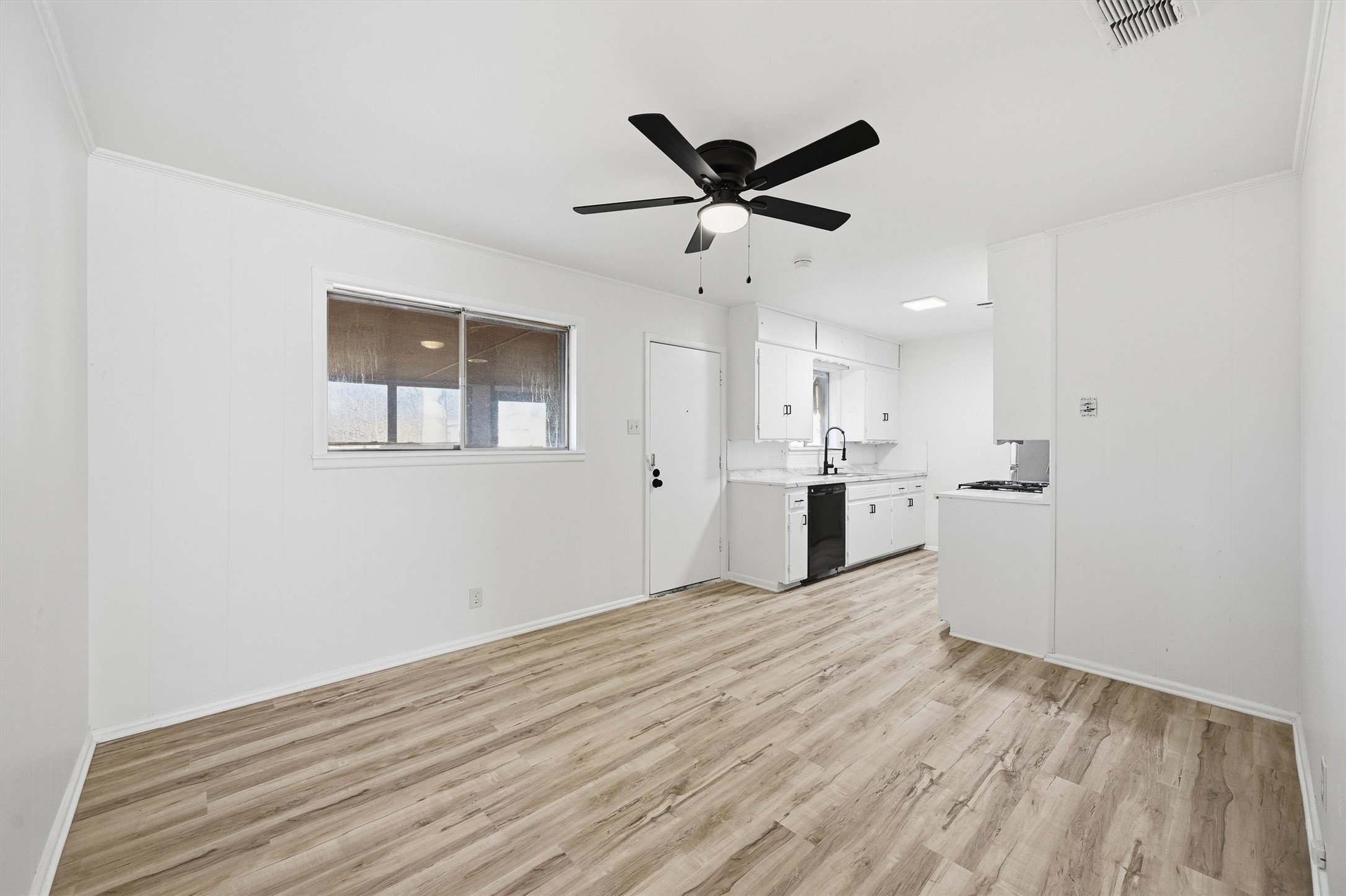 105 N Wood Avenue Denison TX 75020