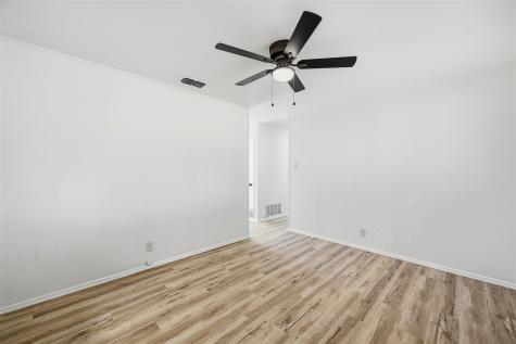 105 N Wood Avenue Denison TX 75020