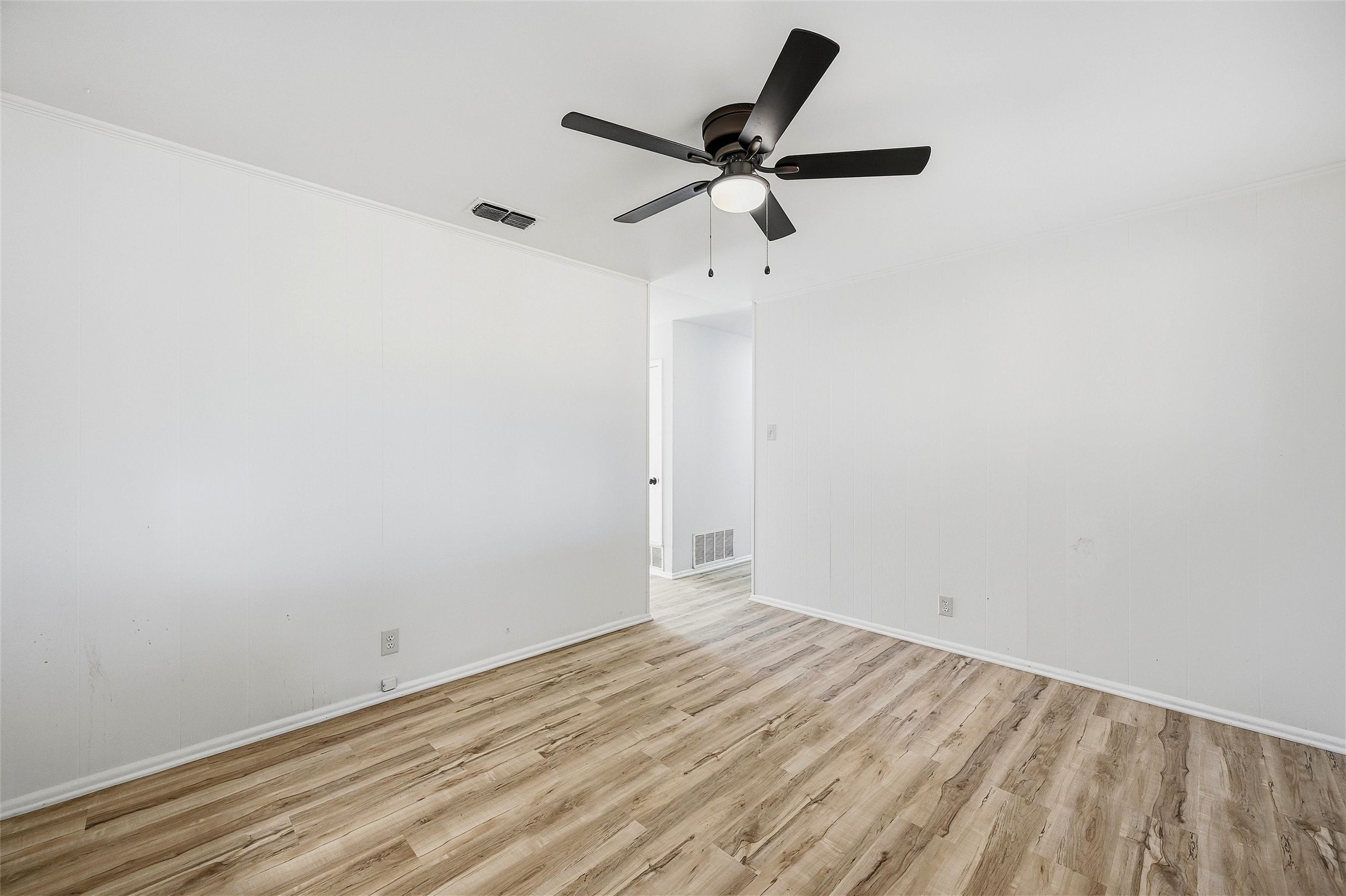 105 N Wood Avenue Denison TX 75020