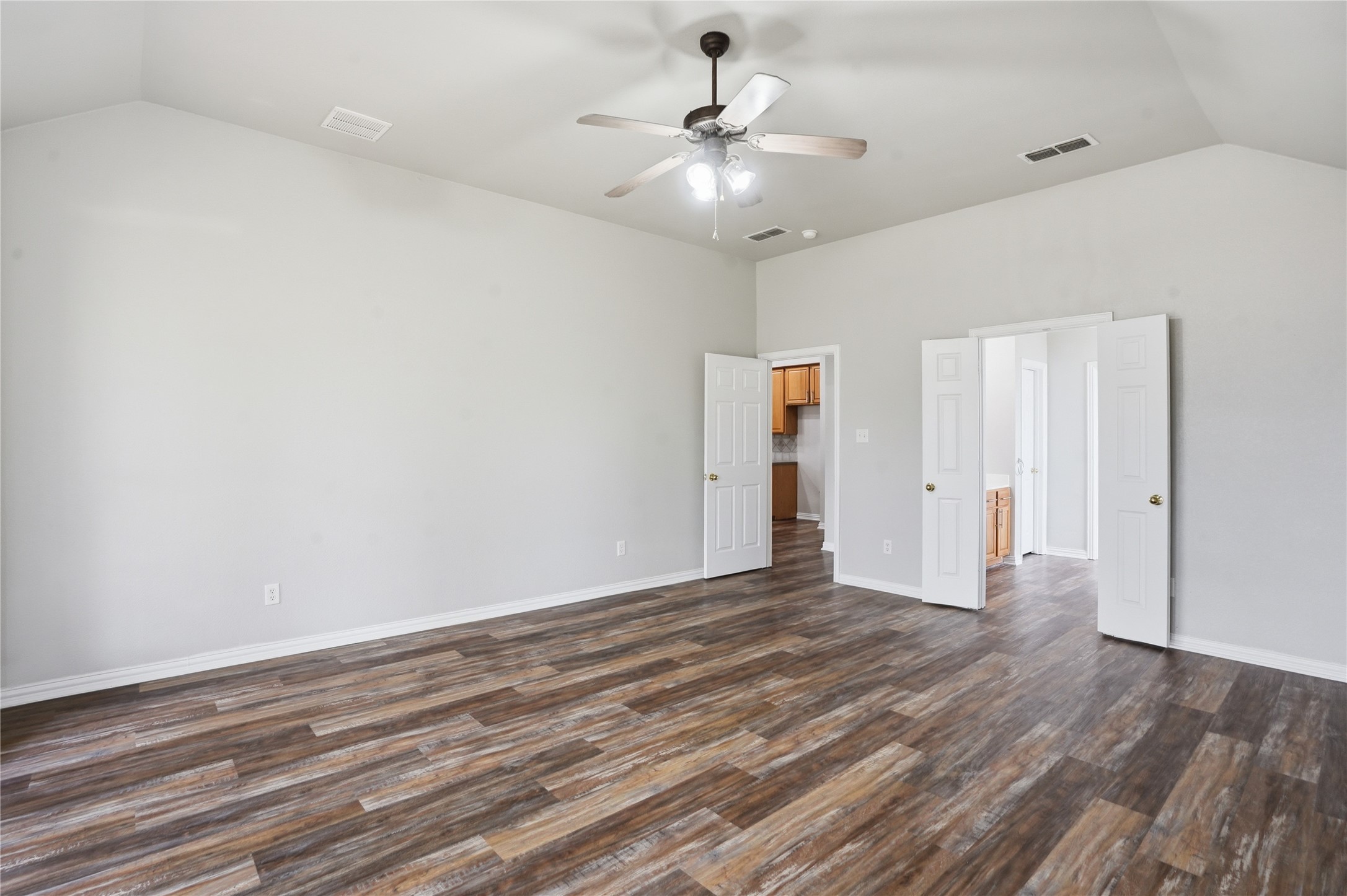 500 Surry Court Saginaw TX 76179