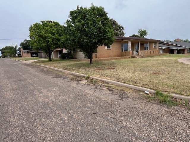 901 E Burnside Street Rotan TX 79546
