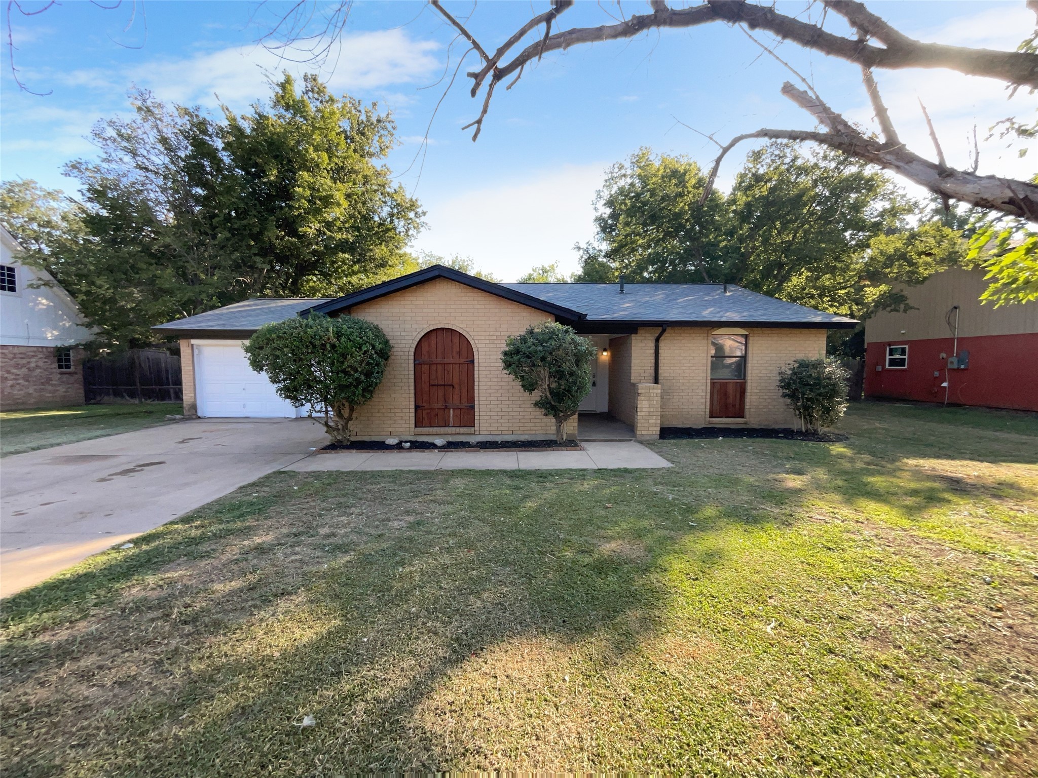 217 Smith Street Burleson TX 76028
